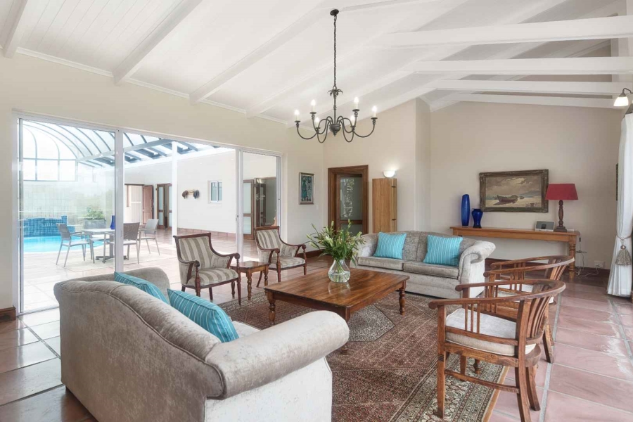 5 Bedroom Property for Sale in Fernkloof Estate Western Cape